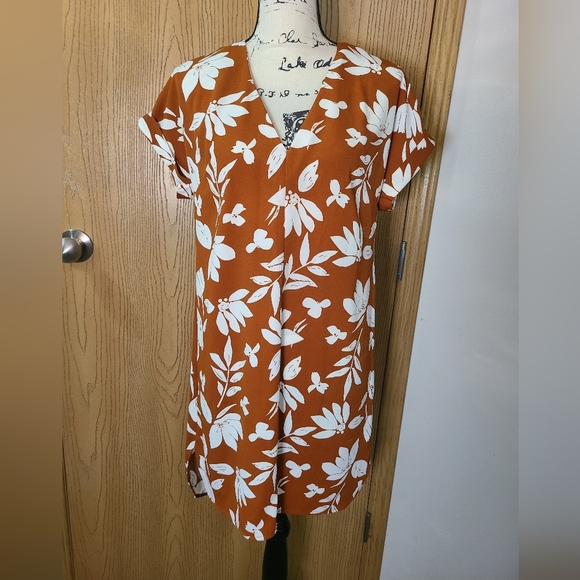 A New Day Rust Floral Leaf Print V-neck Button Back Sheath Dress - Picture 1 of 4
